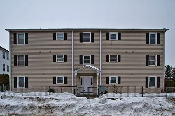 $222,500 | 172 Perry Avenue, Unit 2B, Worcester, MA 01610