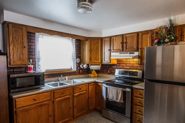 $222,500 | 172 Perry Avenue, Unit 2B, Worcester, MA 01610