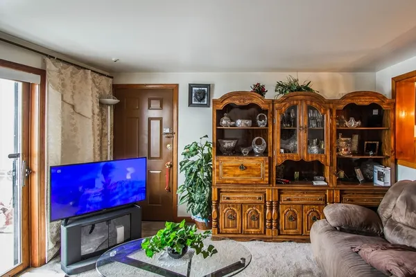 $222,500 | 172 Perry Avenue, Unit 2B, Worcester, MA 01610