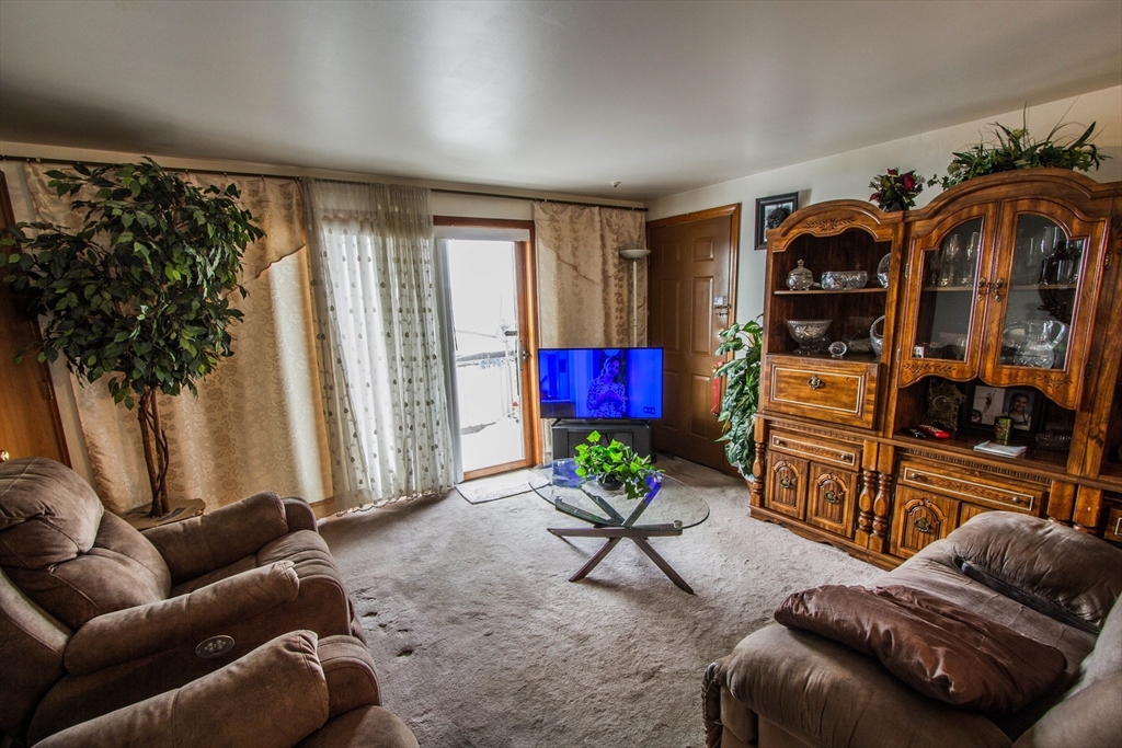 172 Perry Avenue, Unit 2B Worcester, MA 01610 - Photo 9 of 18