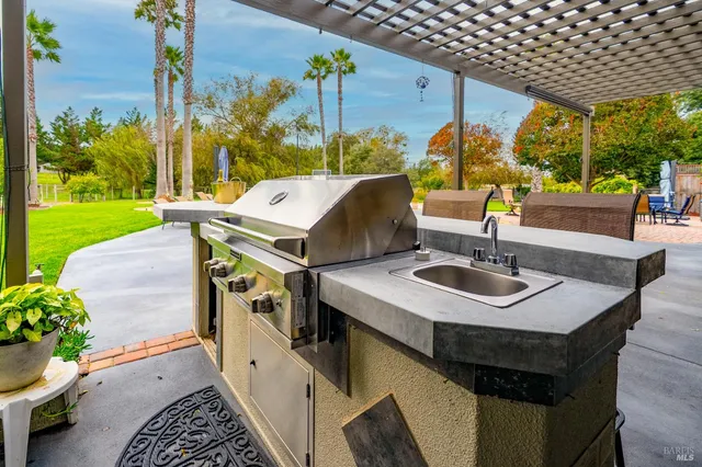 $1,995,000 | 2550 Hwy 116 S Sebastopol Ca South, Sebastopol, CA 95472