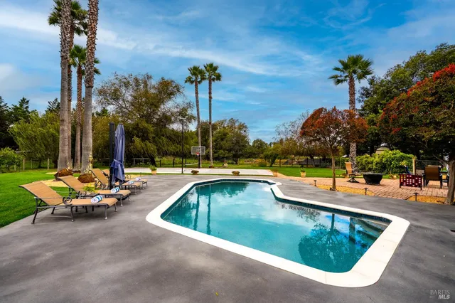 $1,995,000 | 2550 Hwy 116 S Sebastopol Ca South, Sebastopol, CA 95472