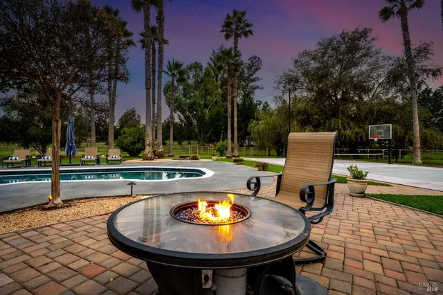 $1,995,000 | 2550 Hwy 116 S Sebastopol Ca South, Sebastopol, CA 95472