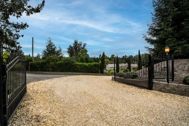 $1,995,000 | 2550 Hwy 116 S Sebastopol Ca South, Sebastopol, CA 95472