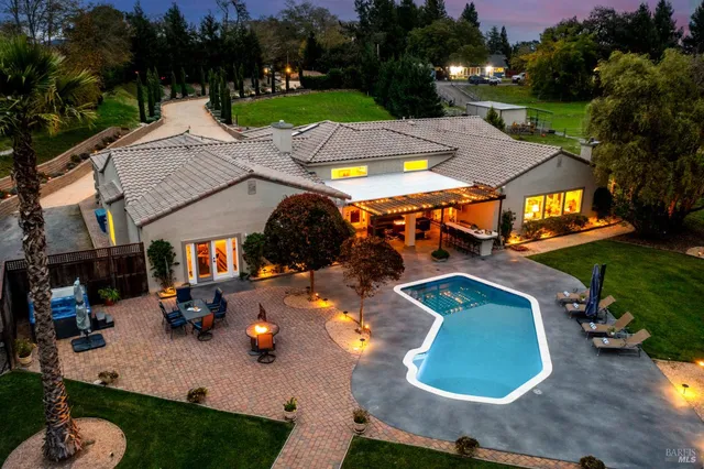 $1,995,000 | 2550 Hwy 116 S Sebastopol Ca South, Sebastopol, CA 95472