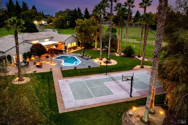 $1,995,000 | 2550 Hwy 116 S Sebastopol Ca South, Sebastopol, CA 95472