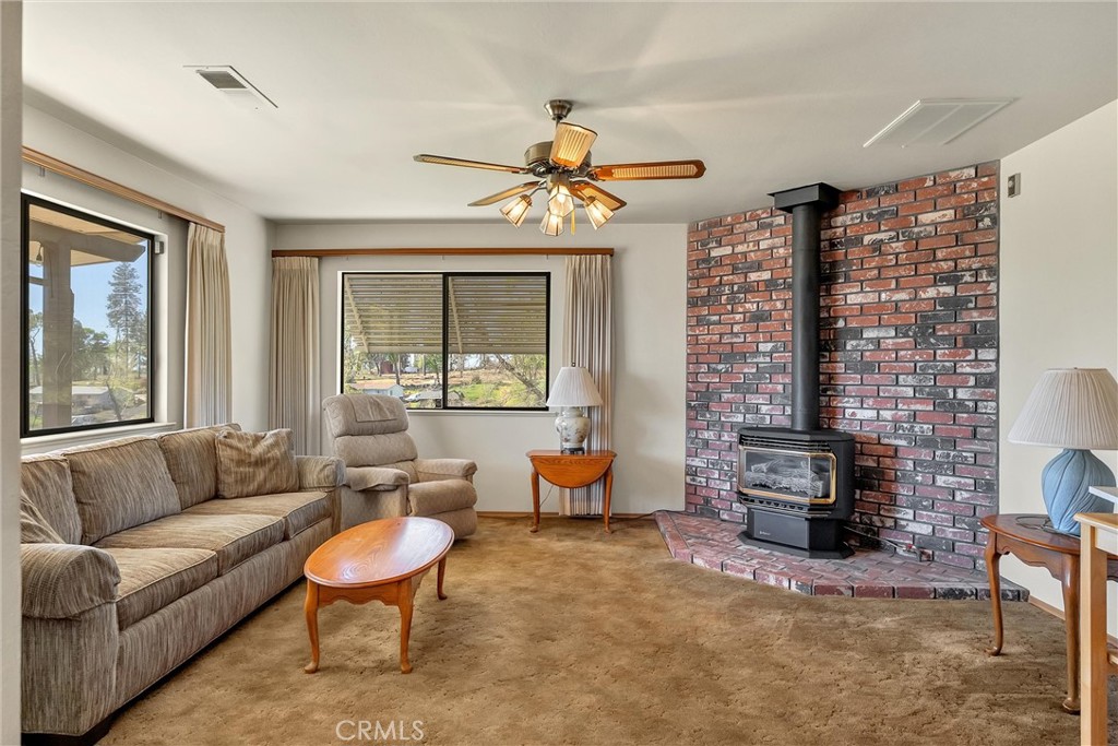 5586 Travis Road Paradise, CA 95969 - Photo 5 of 23