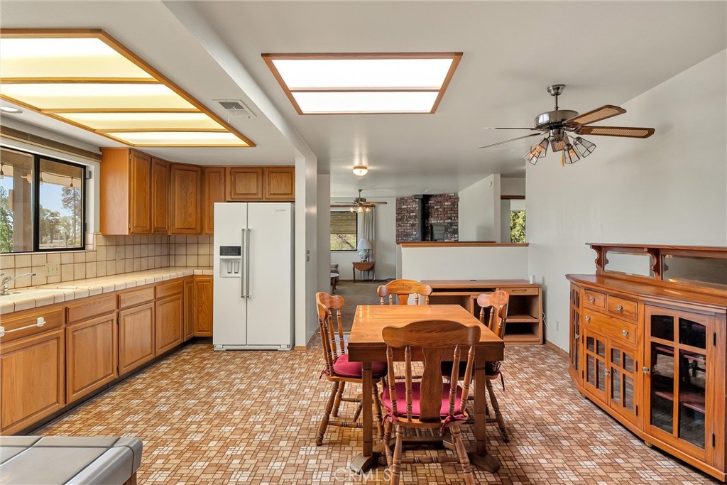 5586 Travis Road Paradise, CA 95969 - Photo 7 of 23