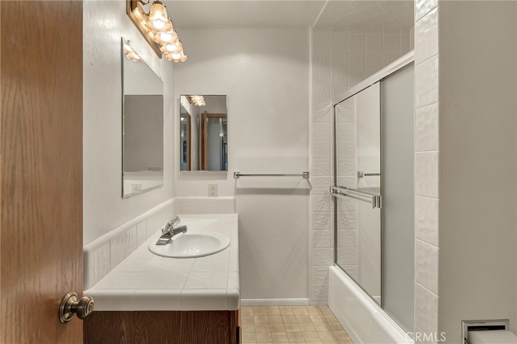 5586 Travis Road Paradise, CA 95969 - Photo 9 of 23