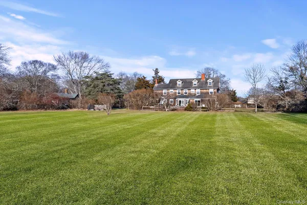 $6,495,000 | 11 Shinnecock Road, Quogue, NY 11959