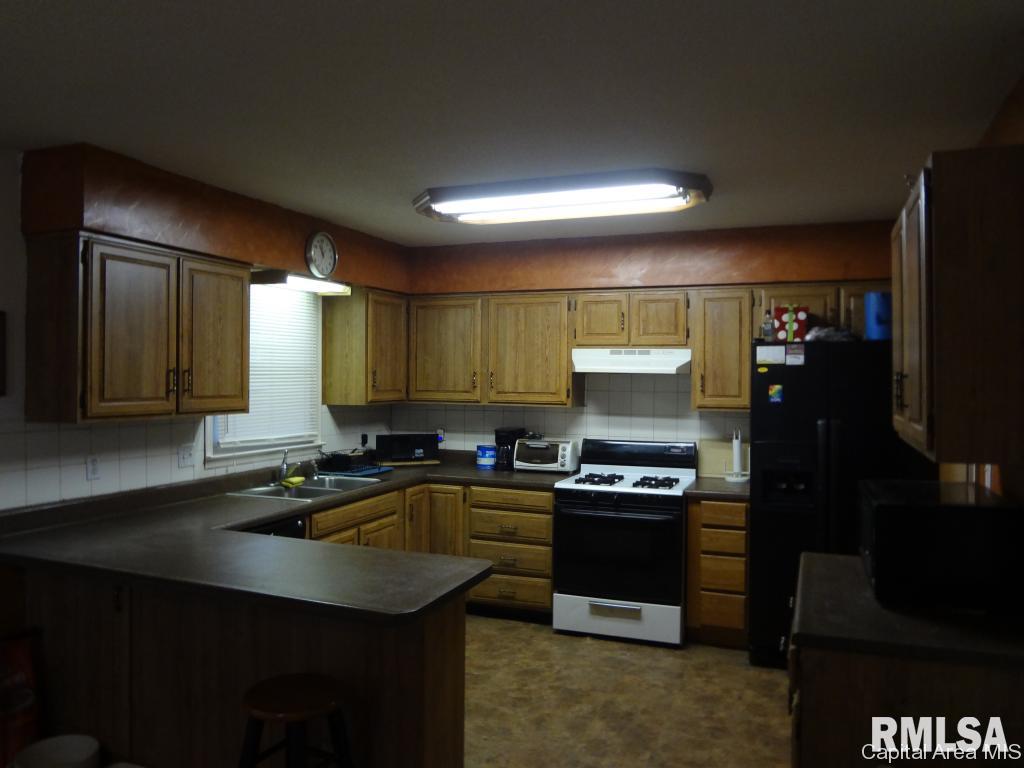 1830 Deerfield Road Chatham, IL 62629 - Photo 3 of 18 Gallery Image 3