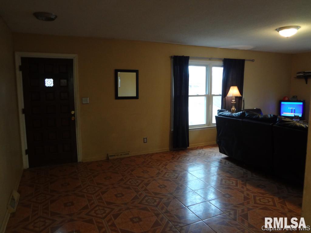 1830 Deerfield Road Chatham, IL 62629 - Photo 7 of 18 Gallery Image 7