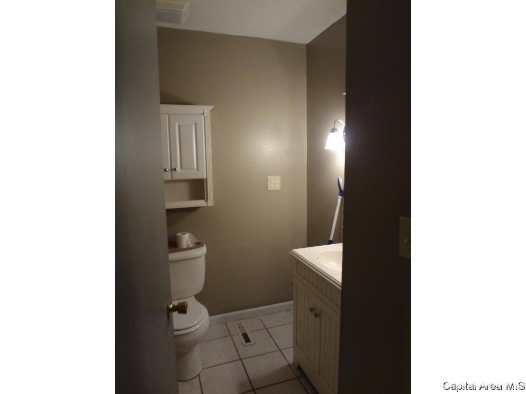 1830 Deerfield Road Chatham, IL 62629 - Photo 8 of 18 Gallery Image 8