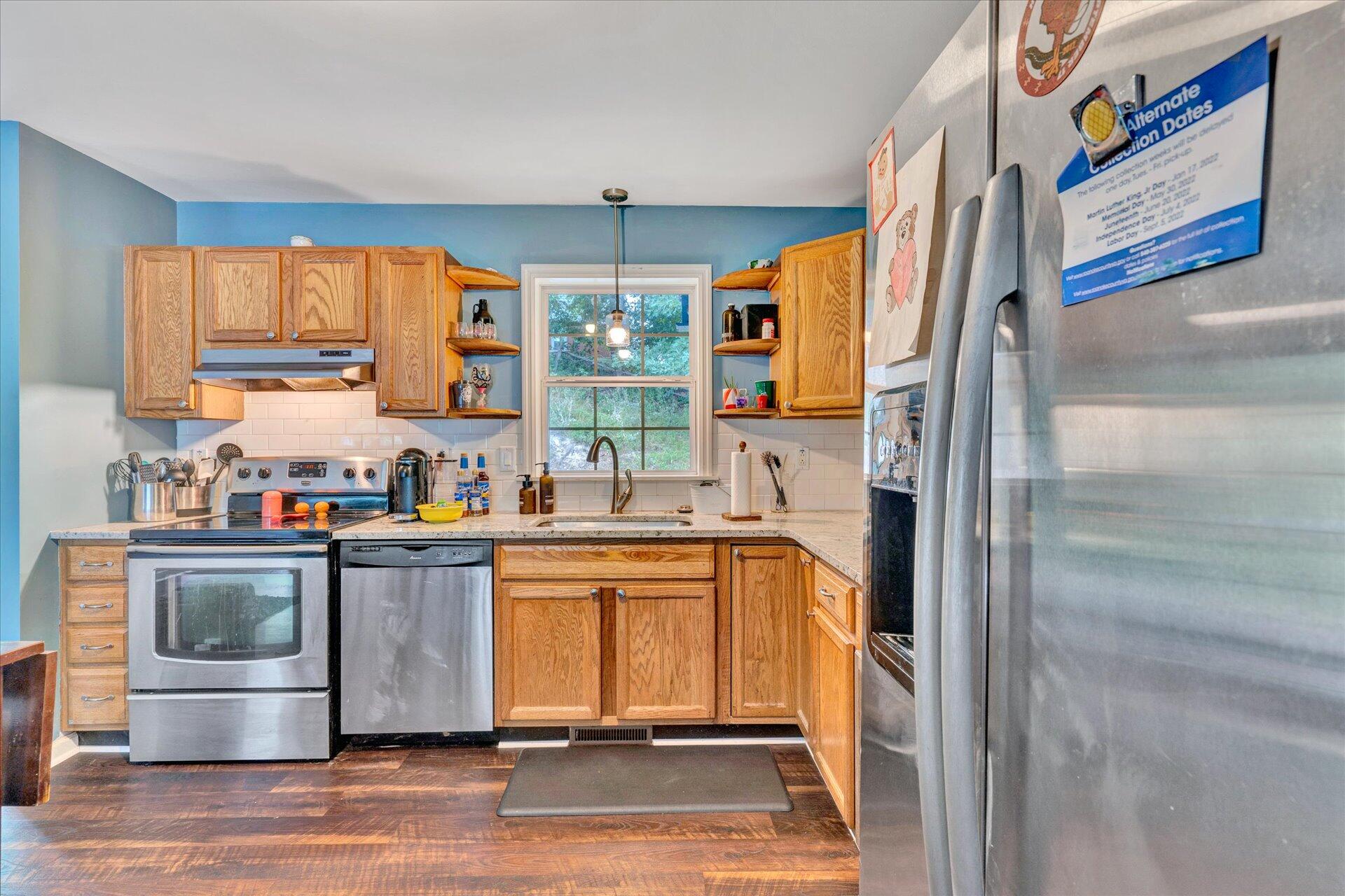 3155 Green Ridge Road Roanoke, VA 24019 - Photo 5 of 22 05-DSC2768