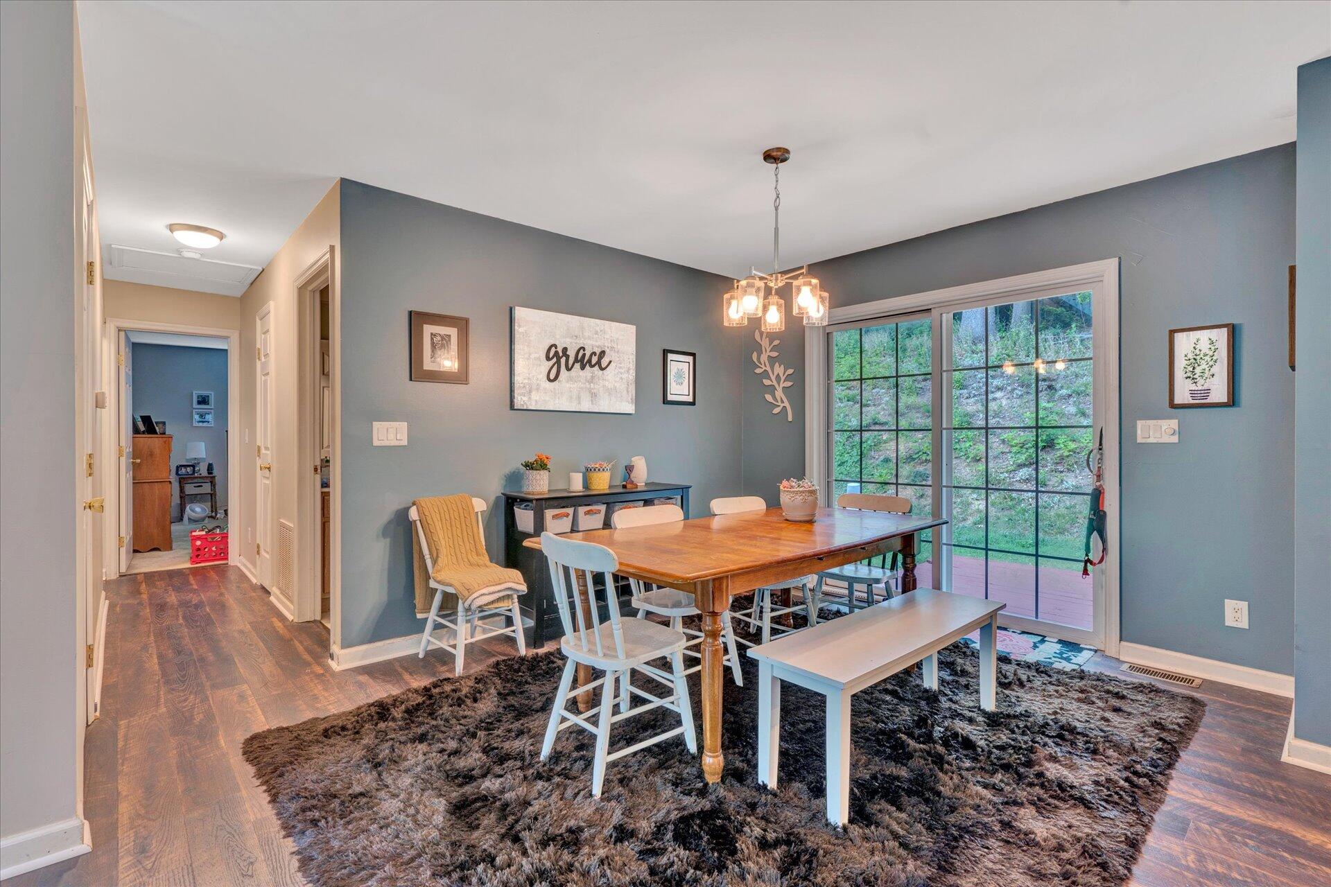 3155 Green Ridge Road Roanoke, VA 24019 - Photo 7 of 22 07-DSC2822