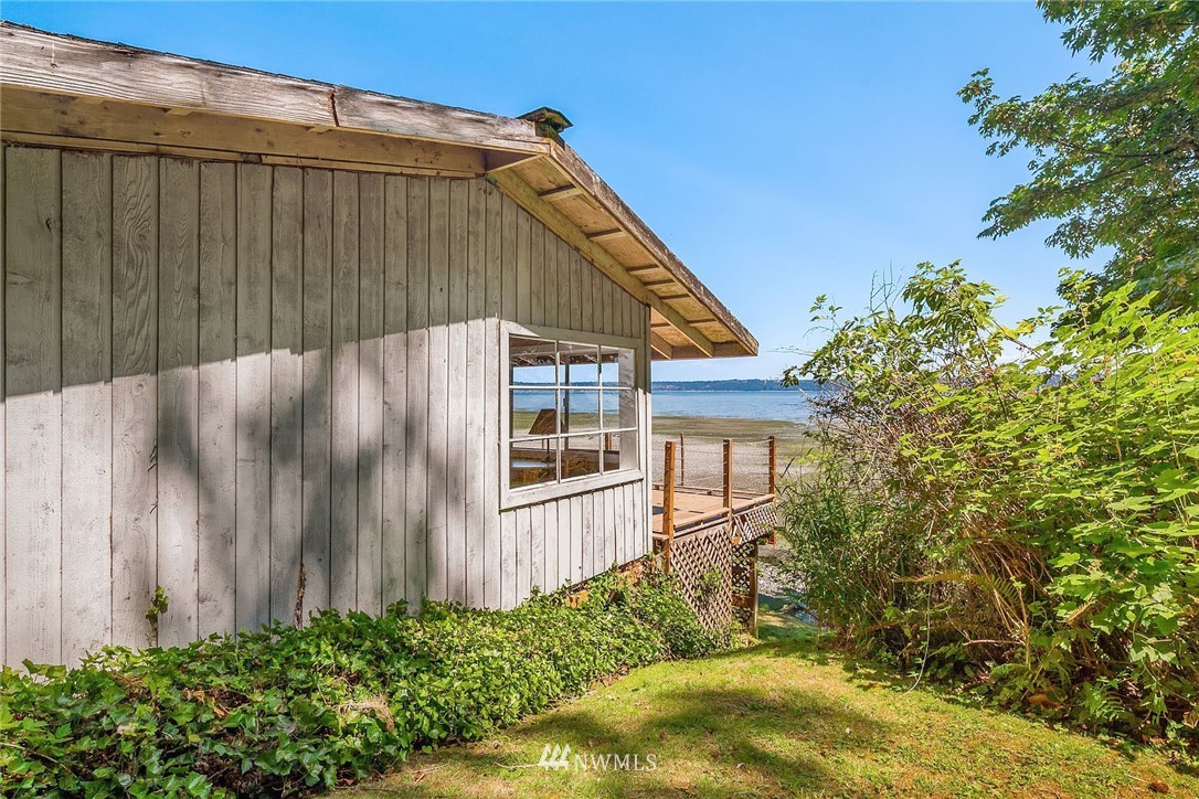 8727 Southwest Gorsuch Road Vashon, WA 98070 - Photo 16 of 25