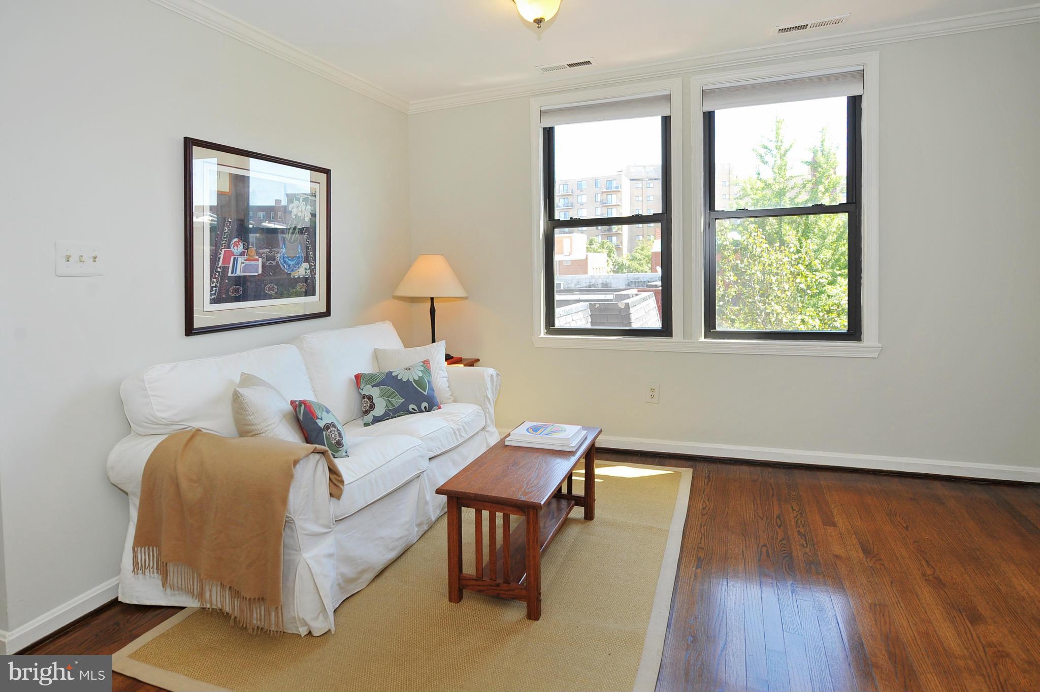 1661 Park Road Northwest, Unit 304 Washington, DC 20010 - Photo 4 of 15 Living Room