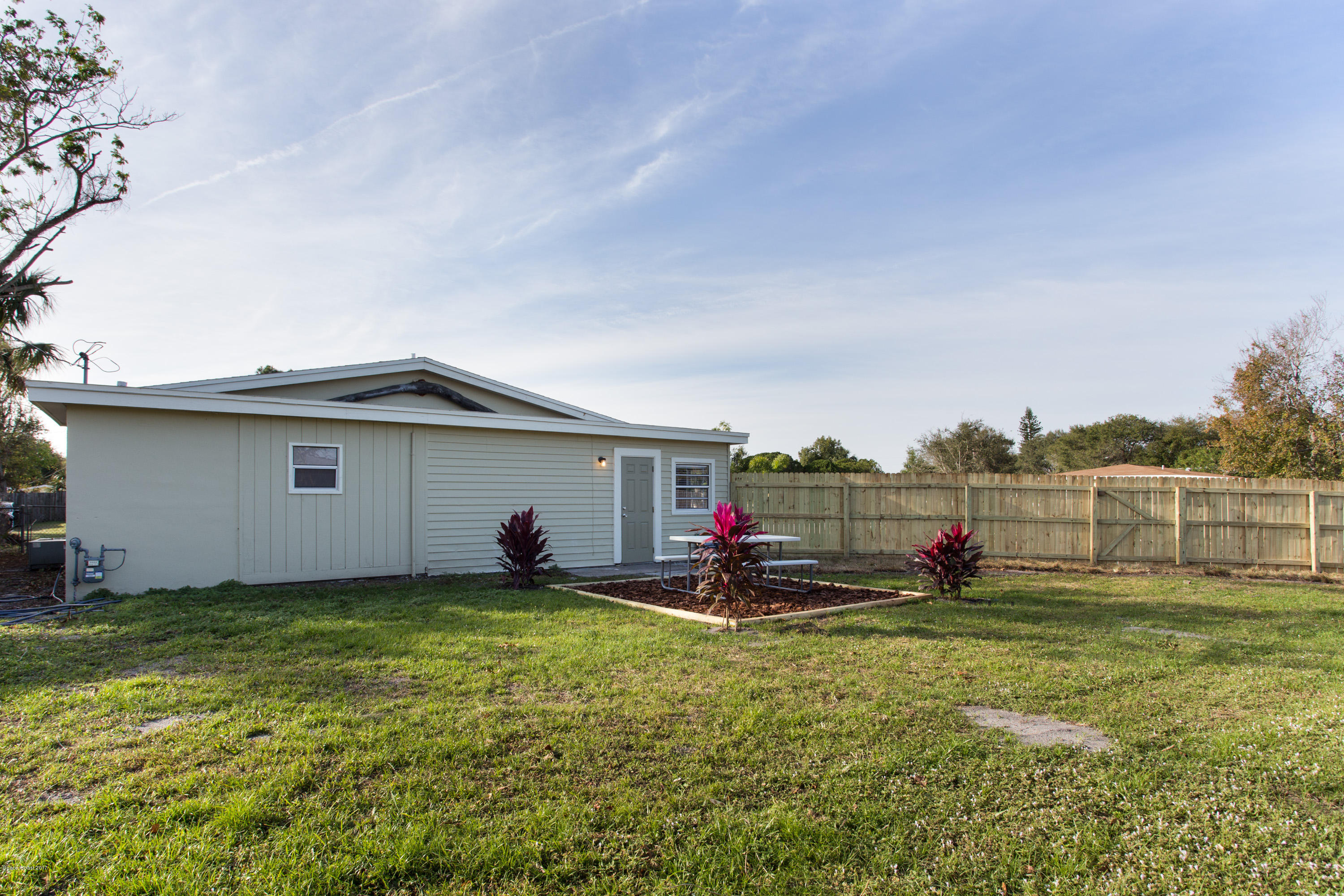 318 West Rutgers Street Melbourne, FL 32901 - Photo 13 of 14 a view of outdoor space