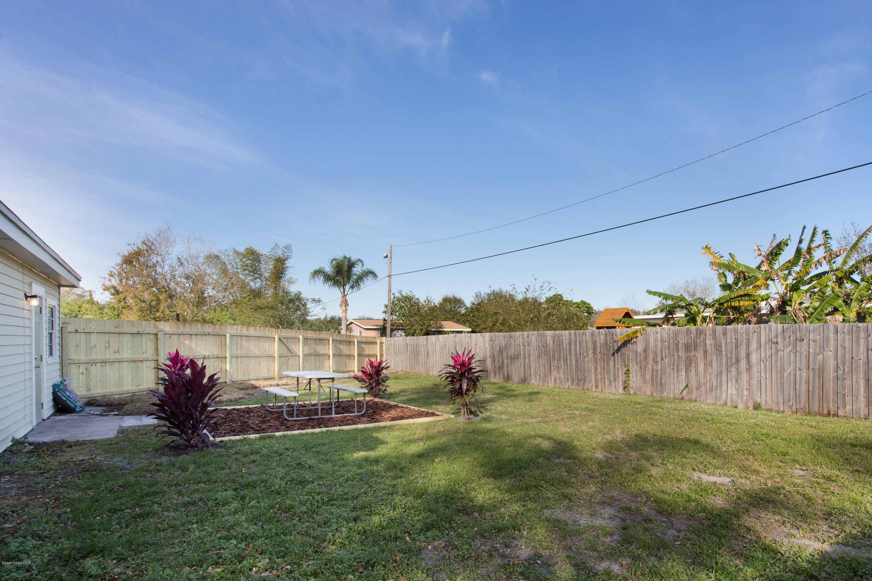 318 West Rutgers Street Melbourne, FL 32901 - Photo 14 of 14 a view of back yard