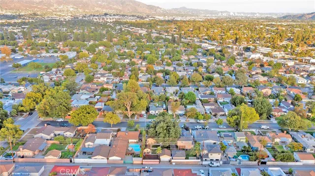 $1,150,000 | 1527 North Avon Street, Burbank, CA 91505