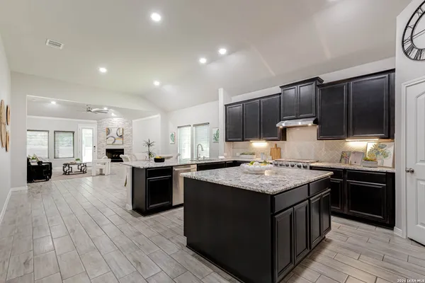 $3,050 | 16510 Paso Rio Creek, San Antonio, TX 78247