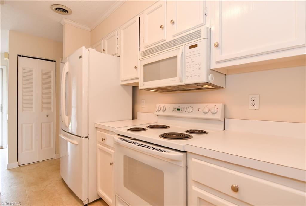 4826 Tower Road, Unit B Greensboro, NC 27410 - Photo 3 of 11 Gallery Image 3