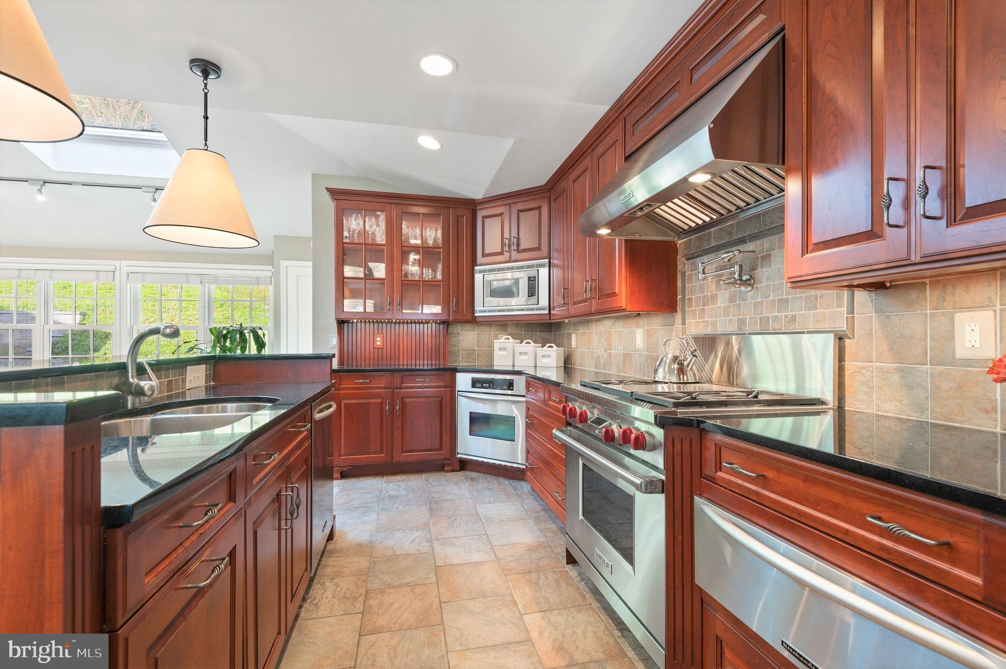 5908 Roland Avenue Baltimore, MD 21210 - Photo 12 of 40