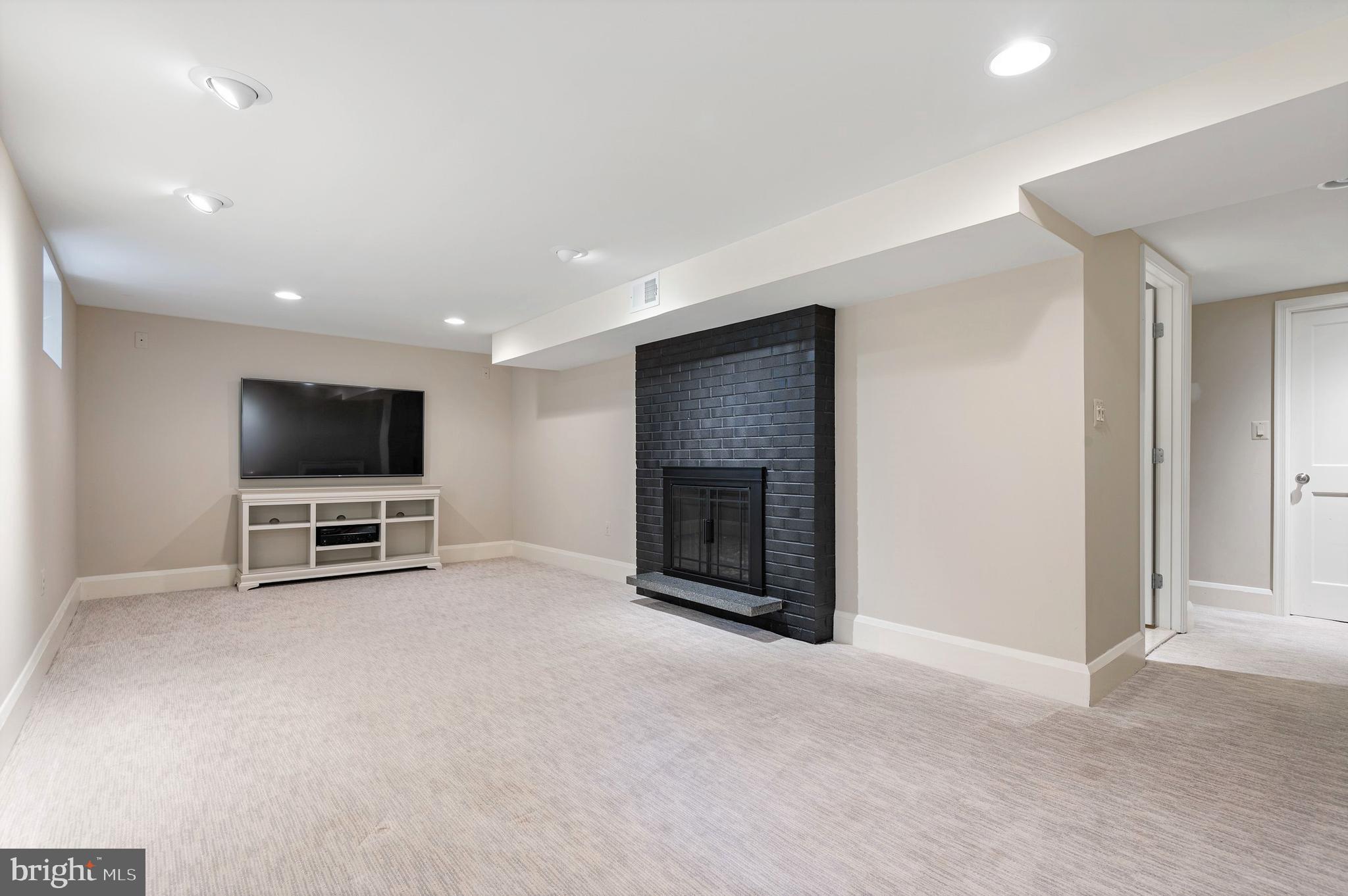 5908 Roland Avenue Baltimore, MD 21210 - Photo 33 of 40
