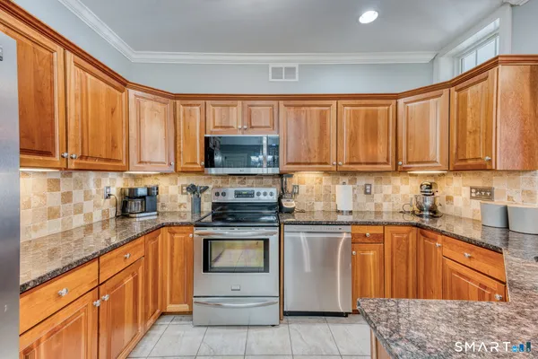 $399,900 | 95 South Ridge Lane, Unit E102, Berlin, CT 06037