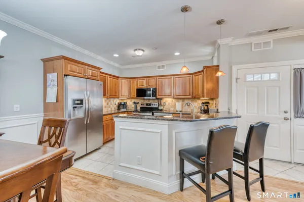 $399,900 | 95 South Ridge Lane, Unit E102, Berlin, CT 06037