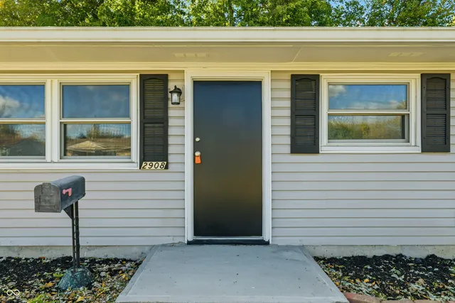 $1,550 | 2908 South Walcott Street, Indianapolis, IN 46203