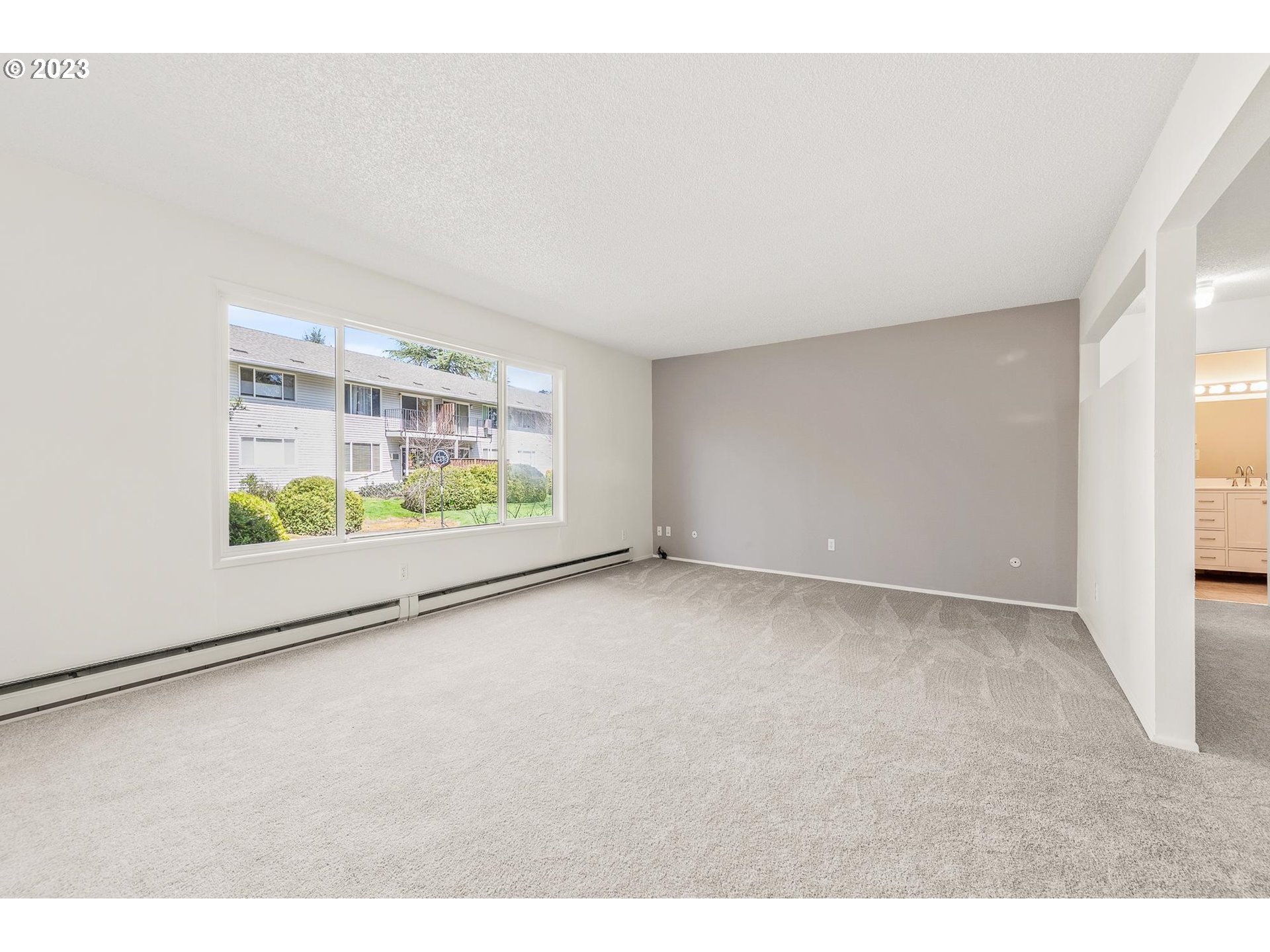 6735 Southwest Capitol Hill Road, Unit 1 Portland, OR 97219 - Photo 9 of 28 Gallery Image 9