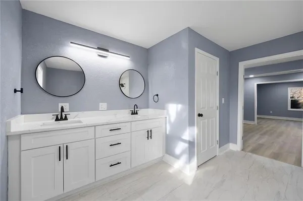 $249,000 | 10230 Oakley Avenue, Kansas City, MO 64137