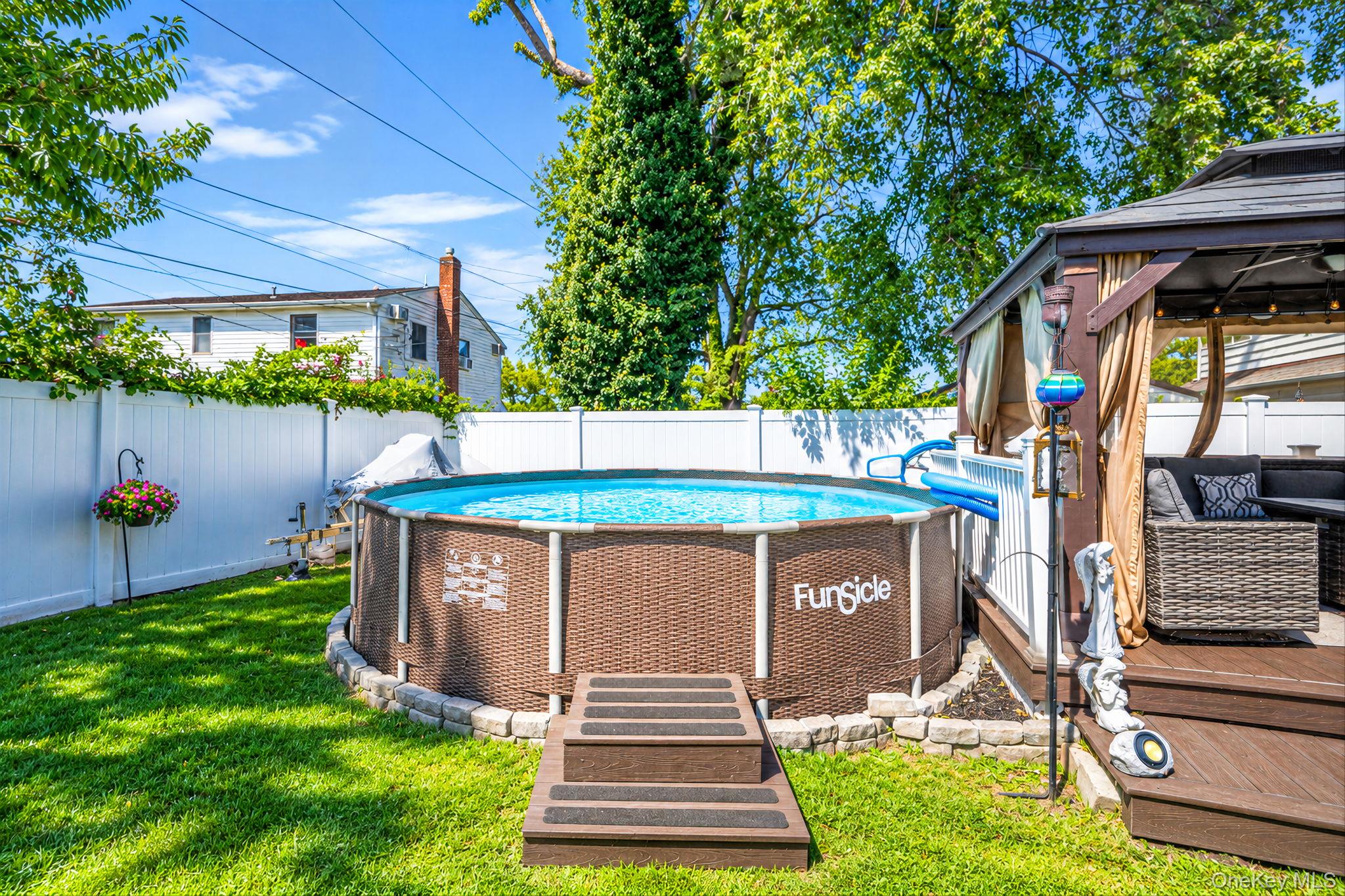 16 Salem Road Hicksville, NY 11801 - Photo 41 of 50 Gallery Image 41