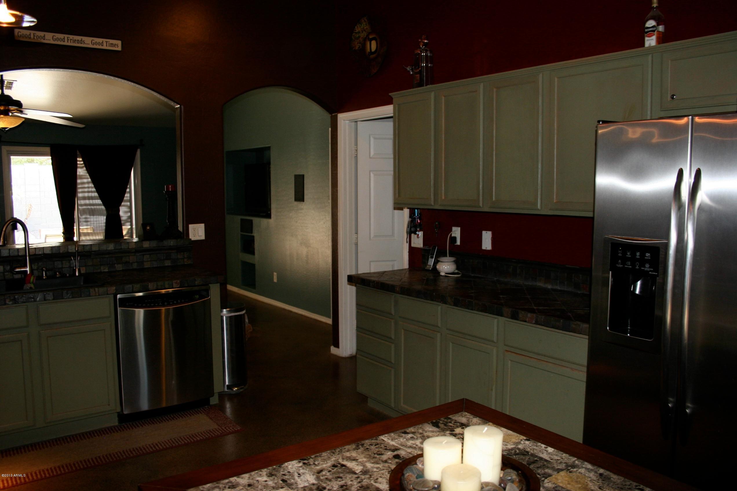 1315 East Harwell Road Phoenix, AZ 85042 - Photo 5 of 26 IMG_0885