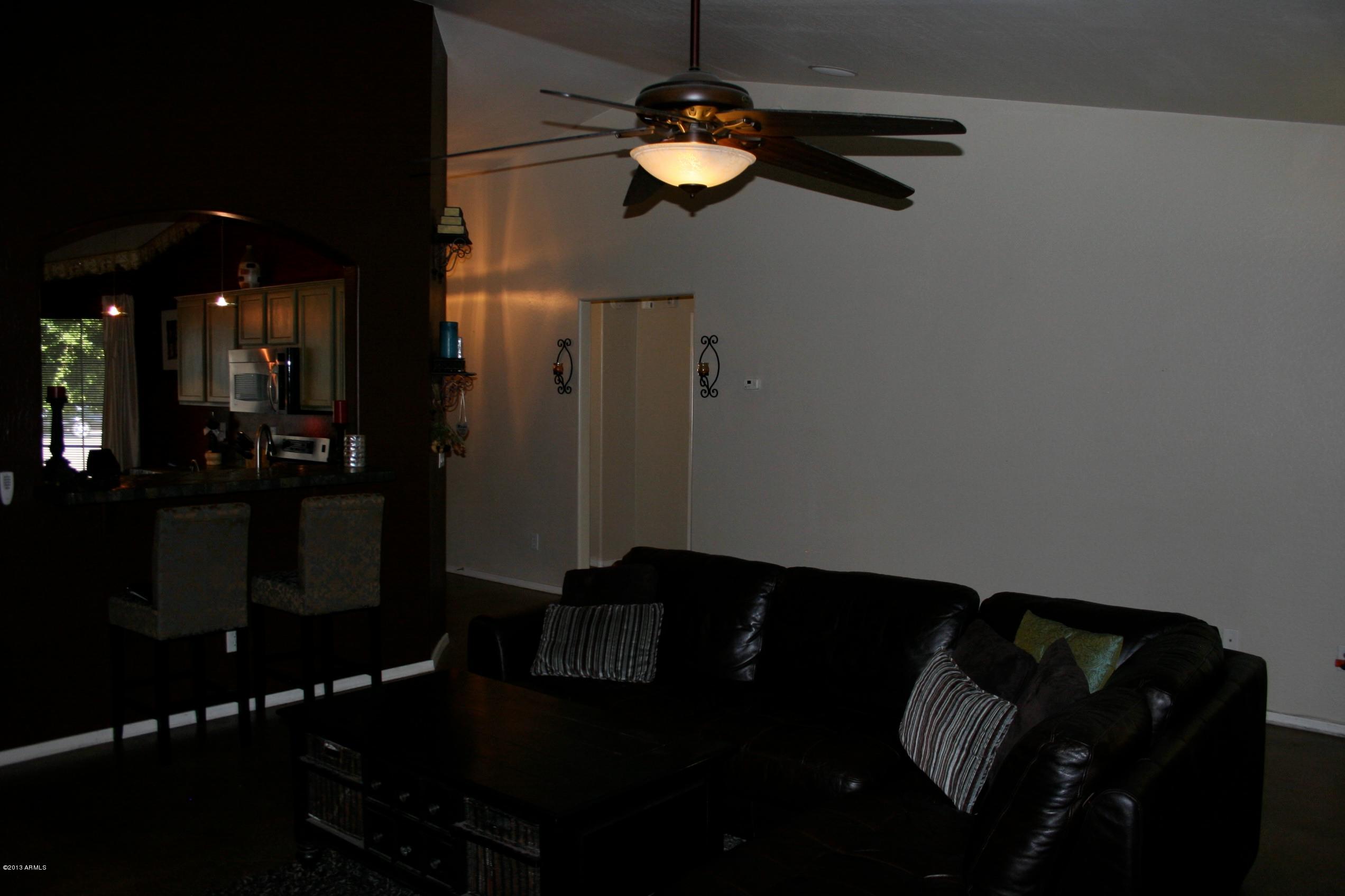 1315 East Harwell Road Phoenix, AZ 85042 - Photo 6 of 26 IMG_0888