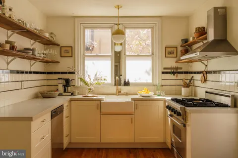 $650,000 | 1828 South 9th Street, Philadelphia, PA 19148