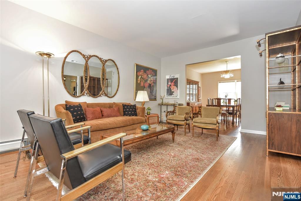 540 Burlington Street Paramus, NJ 07652 - Photo 5 of 34