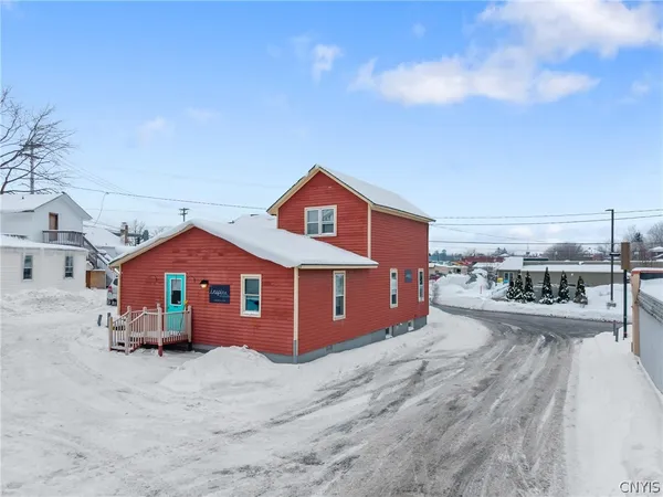 $319,900 | 2 Mechanic Street, Lysander, NY 13027