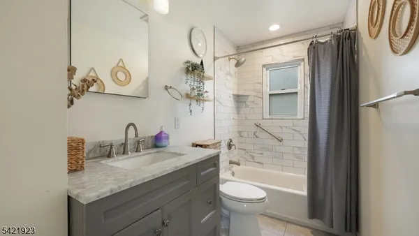 $539,000 | 353 East Grant Avenue, Roselle Park, NJ 07204