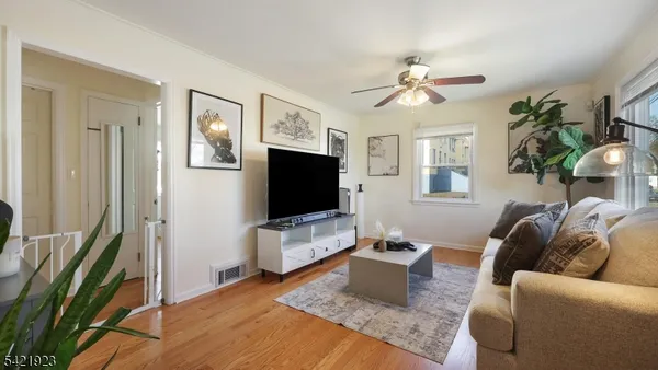 $539,000 | 353 East Grant Avenue, Roselle Park, NJ 07204