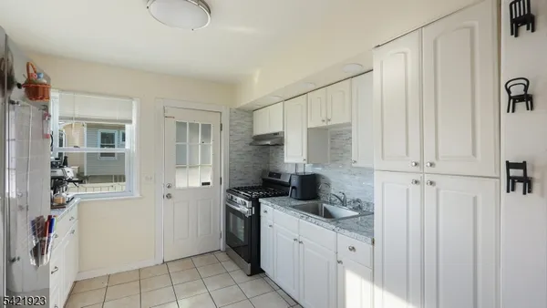 $539,000 | 353 East Grant Avenue, Roselle Park, NJ 07204