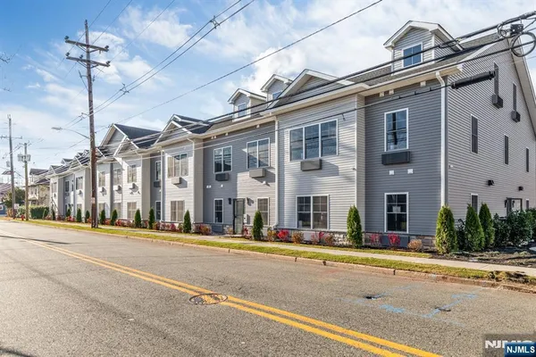 $2,800 | 66 Mt Prospect Avenue, Unit 4, Clifton, NJ 07013