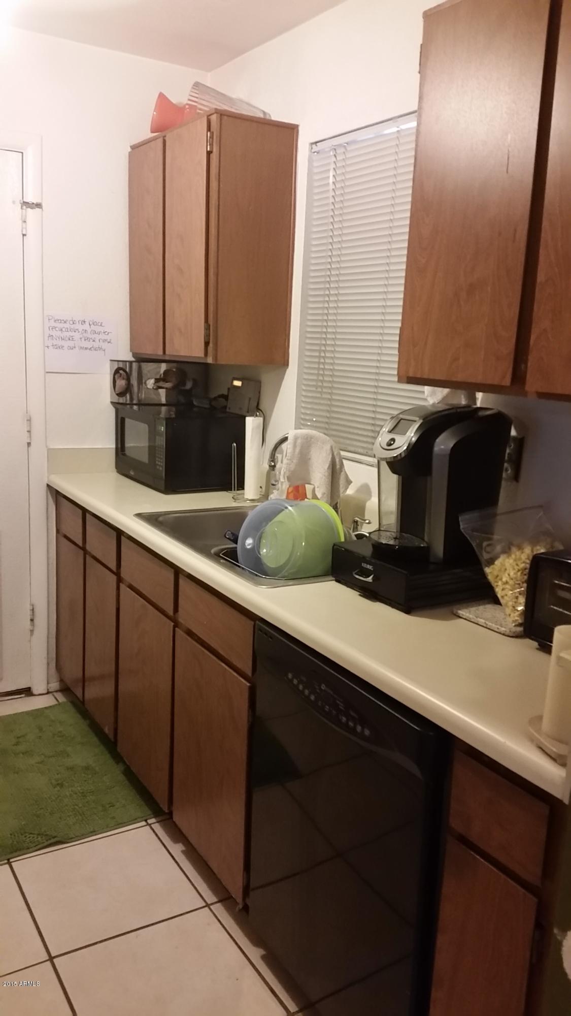 4354 East Carson Road Phoenix, AZ 85042 - Photo 5 of 17 20150724_085219