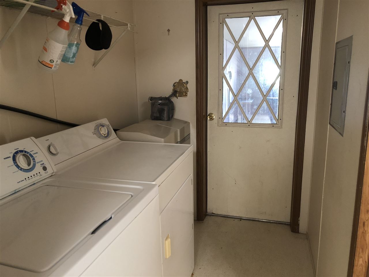 9555 South Crawford Road Shepherd, MI 48883 - Photo 19 of 27 1850409-18.JPG