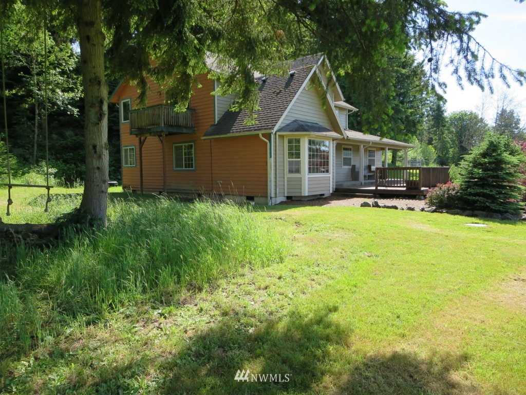 184 Piper Lane Chehalis, WA 98532 - Photo 3 of 25 a front view of a house with yard