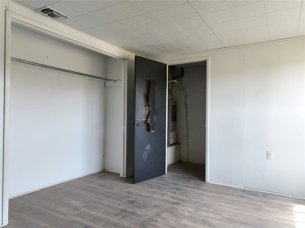 927 London Street Vernon, TX 76384 - Photo 17 of 20 a view of an empty room