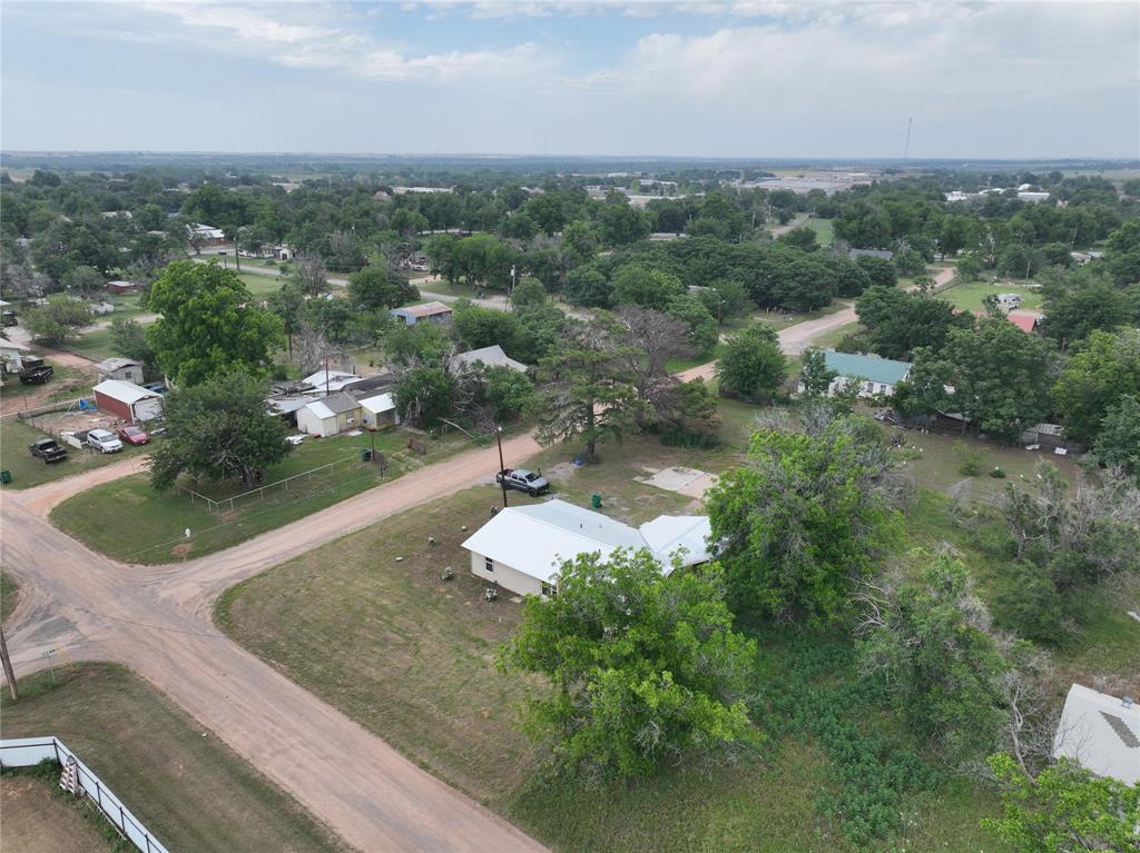927 London Street Vernon, TX 76384 - Photo 7 of 20 an aerial view of a house with a yard