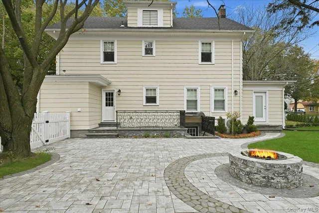 $1,599,000 | 85 Violet Avenue, Floral Park, NY 11001