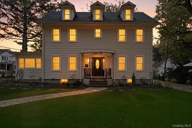 $1,599,000 | 85 Violet Avenue, Floral Park, NY 11001